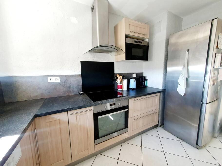 Appartement Avec 3 Chambres 80M2 Plein Sud Marignane Exterior foto